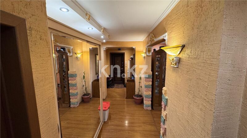 Продажа 4-комнатной квартиры, 97 м² - Продажа четырехкомнатных квартир в кирпичном доме в Караганде фото 19 из 28