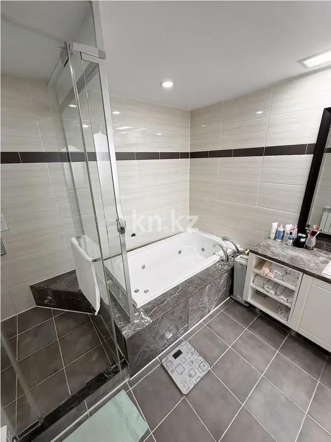 Продажа 4-комнатной квартиры, 163 м² - Продажа четырехкомнатных квартир в блочном доме в Казахстане - страница 9 фото 5 из 7
