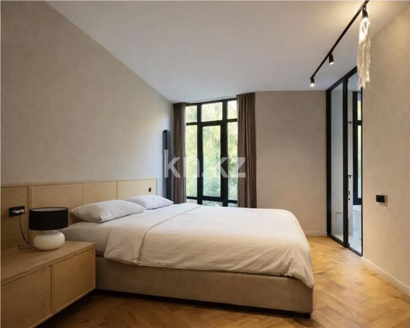 Продажа 5-комнатной квартиры, 240 м² - Продажа пятикомнатных и более квартир от собственников в Алматы фото 3 из 7