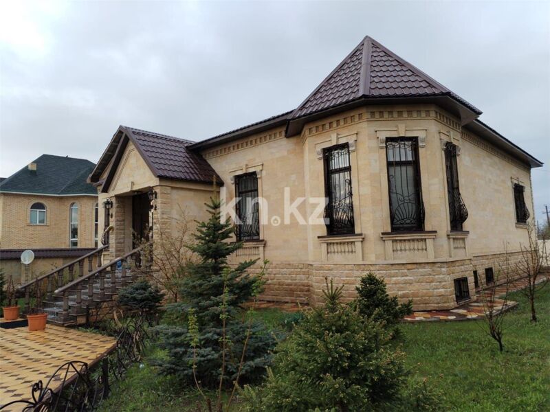 Продажа 8-комнатного дома, 400 м² - Продажа земельных участков в Темиртау фото 1 из 44