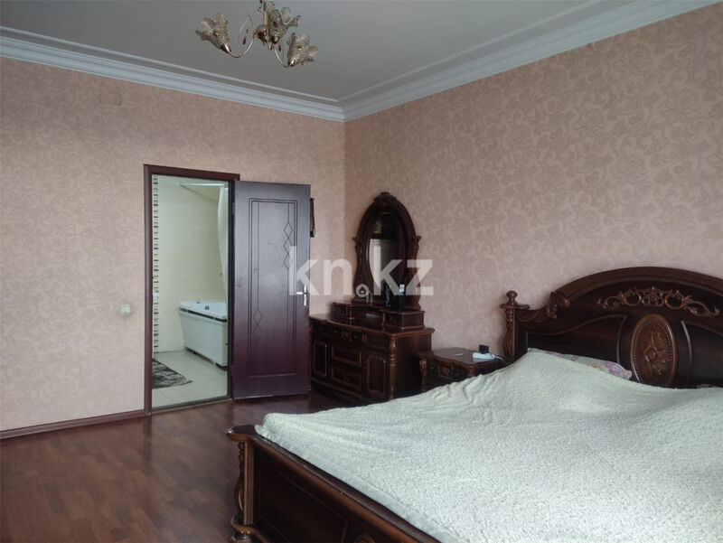 Продажа 4-комнатной квартиры, 147 м² - Продажа четырехкомнатных квартир в кирпичном доме в Караганде - страница 9 фото 5 из 14