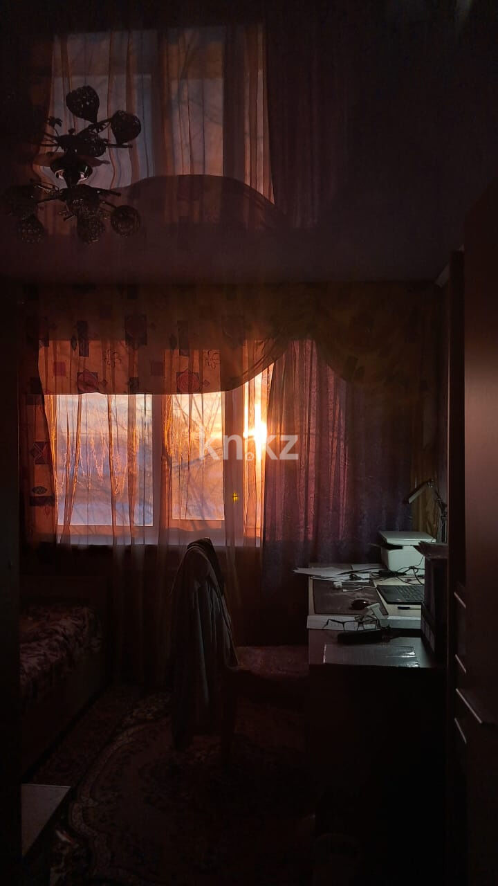 Продажа 4-комнатной квартиры, 64 м² - Продажа четырехкомнатных квартир в кирпичном доме в Караганде - страница 4 фото 3 из 7