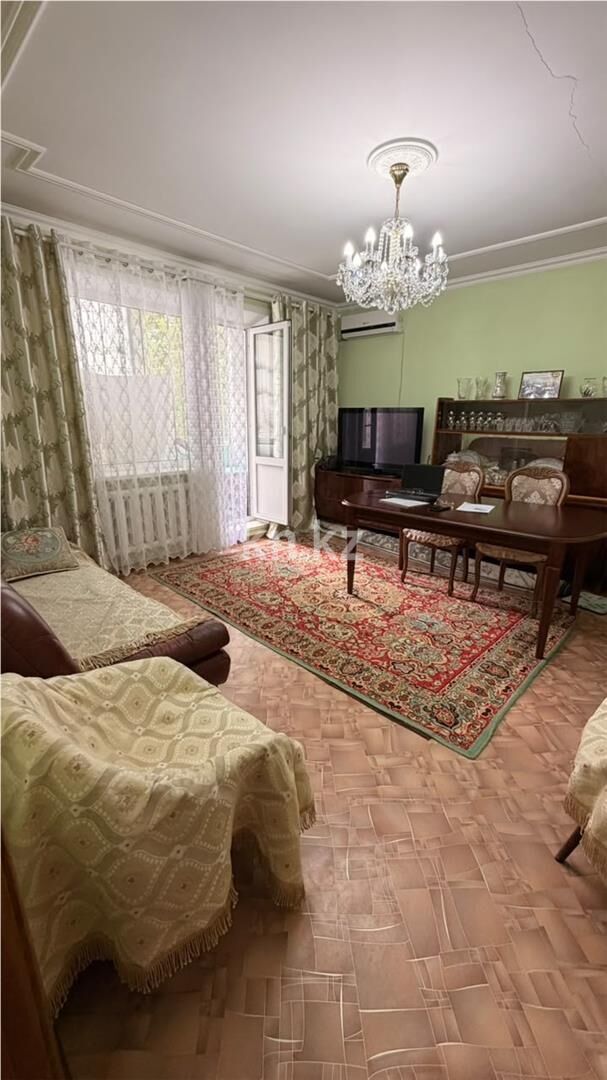 Продажа 3-комнатной квартиры, 64 м² - Продажа трехкомнатных квартир в Майкудуке Караганды - страница 7 фото 1 из 7
