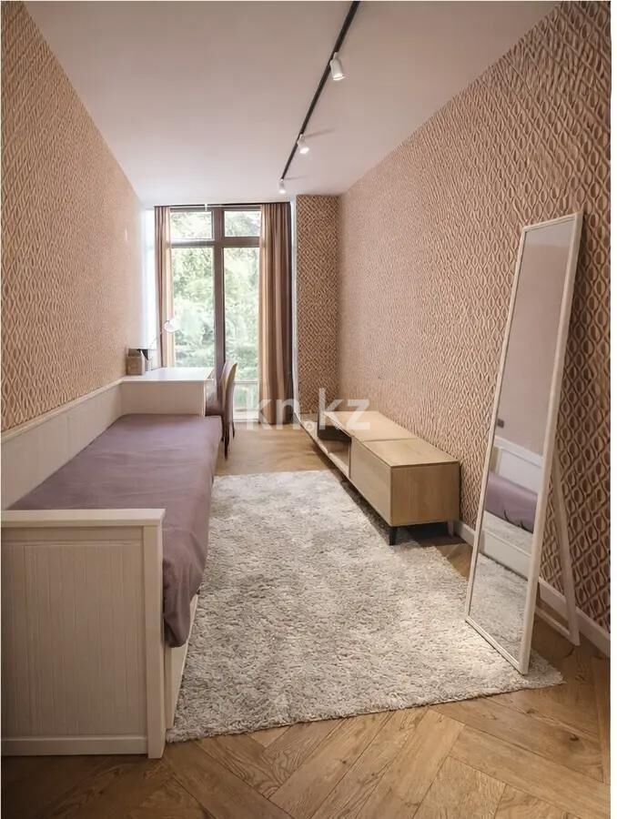 Продажа 5-комнатной квартиры, 240 м² - Продажа пятикомнатных и более квартир от собственников в Алматы фото 4 из 7