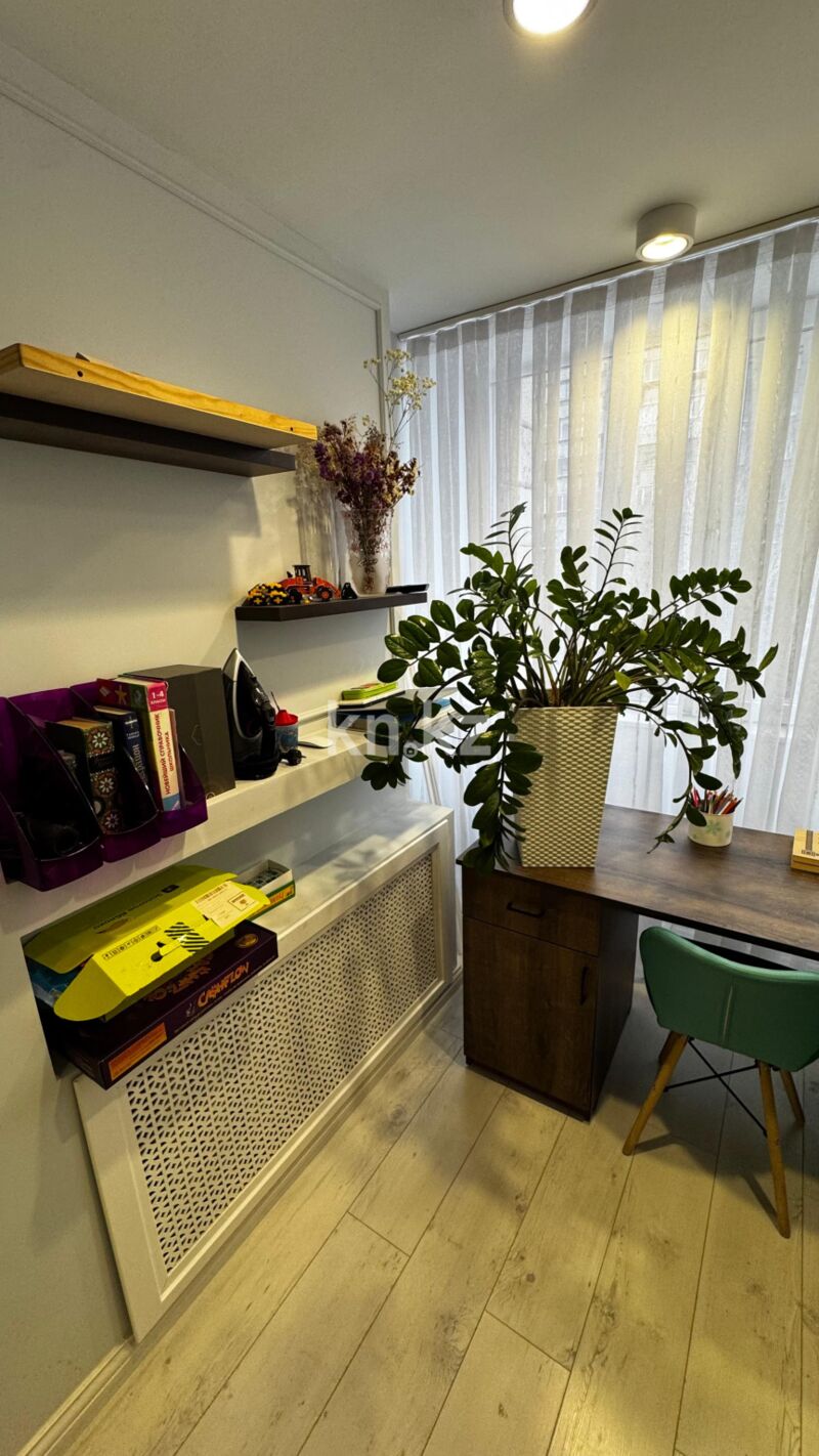 Продажа 4-комнатной квартиры, 134.9 м² - Продажа четырехкомнатных квартир в кирпичном доме в Караганде - страница 4 фото 12 из 33