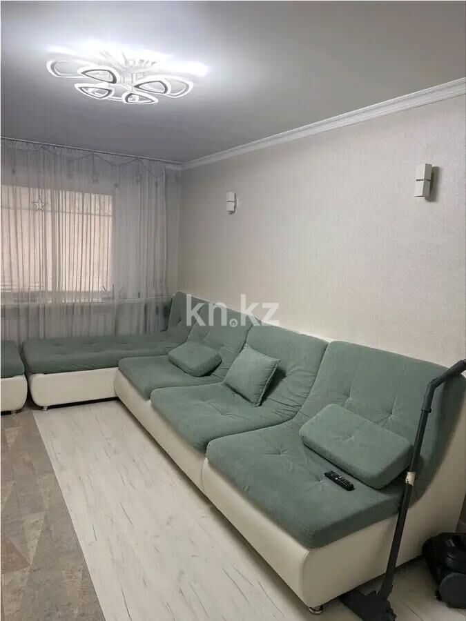 Продажа 3-комнатной квартиры, 60 м² - Продажа трехкомнатных квартир в кирпичном доме в Караганде - страница 12 фото 1 из 6