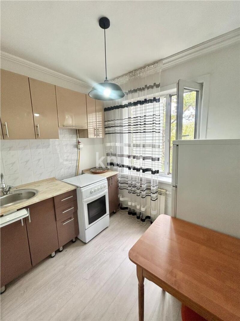 Продажа 1-комнатной квартиры, 33 м² - Продажа офисных и торговых помещений в Павлодаре фото 6 из 12