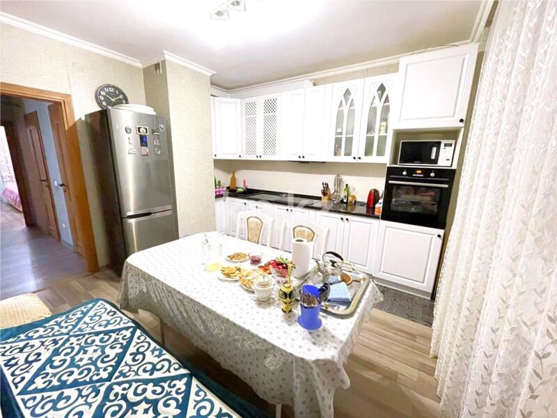 Продажа 3-комнатной квартиры, 92 м² - Продажа квартир в блочном доме в Караганде - страница 2 фото 6 из 10