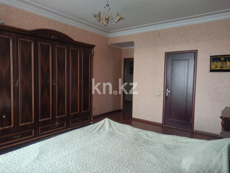 Продажа 4-комнатной квартиры, 147 м² - Продажа четырехкомнатных квартир в кирпичном доме в Караганде - страница 9 фото 6 из 14
