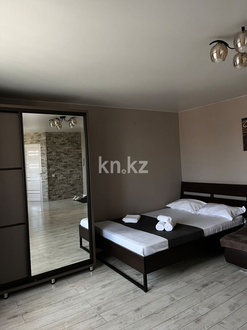 Аренда 1-комнатной квартиры посуточно, 38 м² - Аренда квартир помесячно в Павлодаре фото 2 из 11