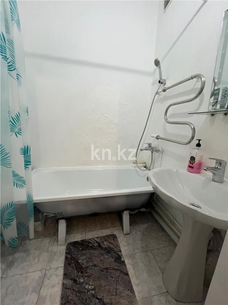Продажа 2-комнатной квартиры, 65 м² - Продажа квартир в блочном доме в Караганде фото 9 из 18