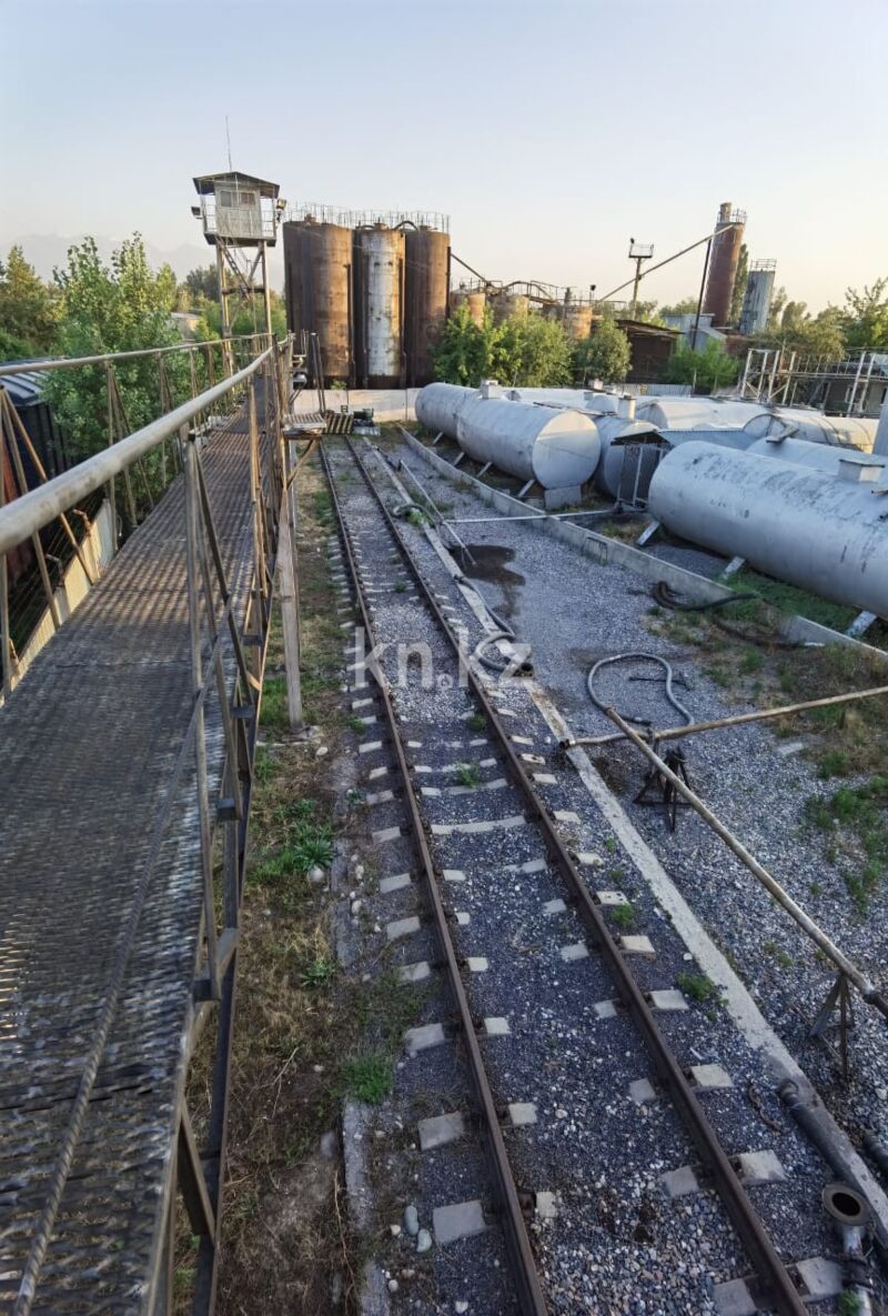 Продажа базы, 108 сот. - Продажа баз, складов и промышленной недвижимости в Алматы фото 2 из 8