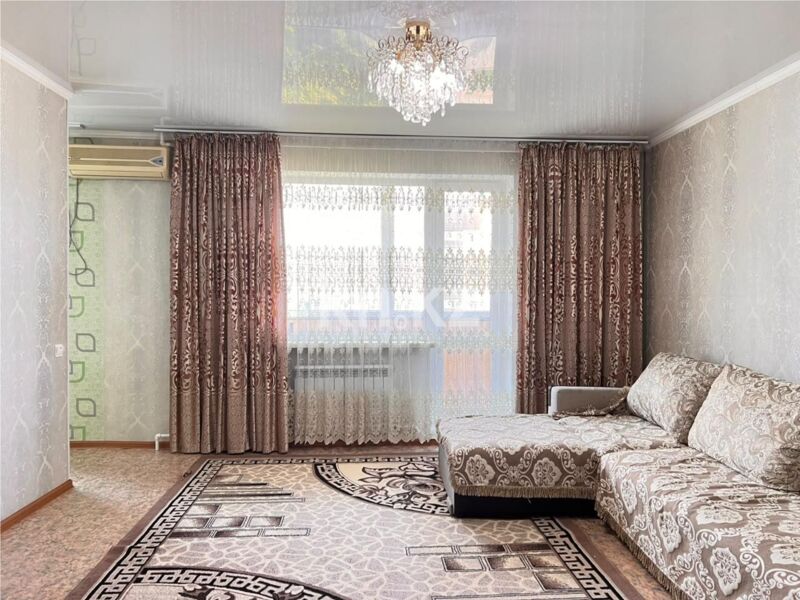 Продажа 4-комнатной квартиры, 77 м² - Продажа четырехкомнатных квартир в панельном доме в Караганде - страница 3 фото 1 из 36