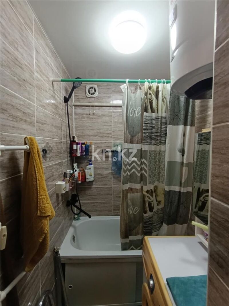 Продажа 4-комнатной квартиры, 60 м² - Продажа четырехкомнатных квартир в кирпичном доме в Караганде - страница 4 фото 8 из 9