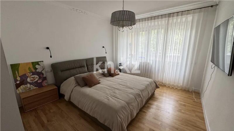 Продажа 2-комнатной квартиры, 64 м² - Продажа двухкомнатных квартир в кирпичном доме в Алматы - страница 15 фото 1 из 3