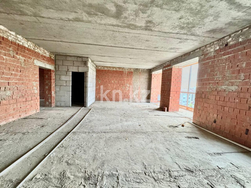 Продажа 4-комнатной квартиры, 89 м² - Продажа четырехкомнатных квартир в кирпичном доме в Караганде - страница 8 фото 1 из 12