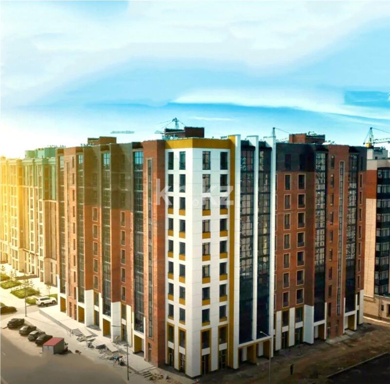 Продажа 4-комнатной квартиры, 133 м² - Продажа четырехкомнатных квартир в кирпичном доме в Караганде - страница 8 фото 1 из 12