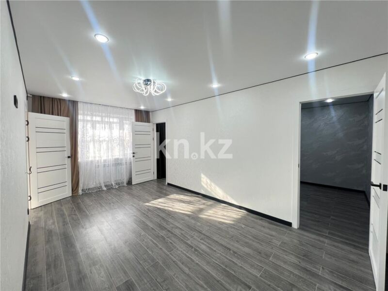 Продажа 2-комнатной квартиры, 53 м² - Продажа двухкомнатных квартир на Юго-Востоке Караганды - страница 2 фото 1 из 15