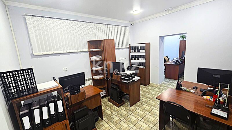 Продажа помещения, 223 м² - Продажа офисных и торговых помещений в Караганде фото 2 из 8