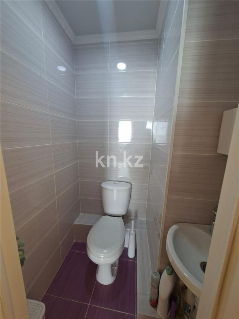 Продажа 3-комнатной квартиры, 63 м² - Продажа трехкомнатных квартир на Юго-Востоке Караганды фото 17 из 42