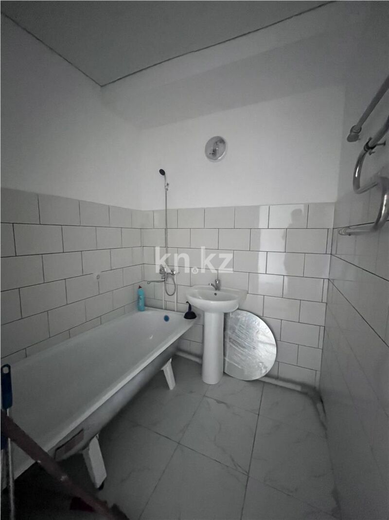 Продажа 2-комнатной квартиры, 69 м² - Продажа квартир в монолитно-каркасном доме в Караганде - страница 2 фото 13 из 18