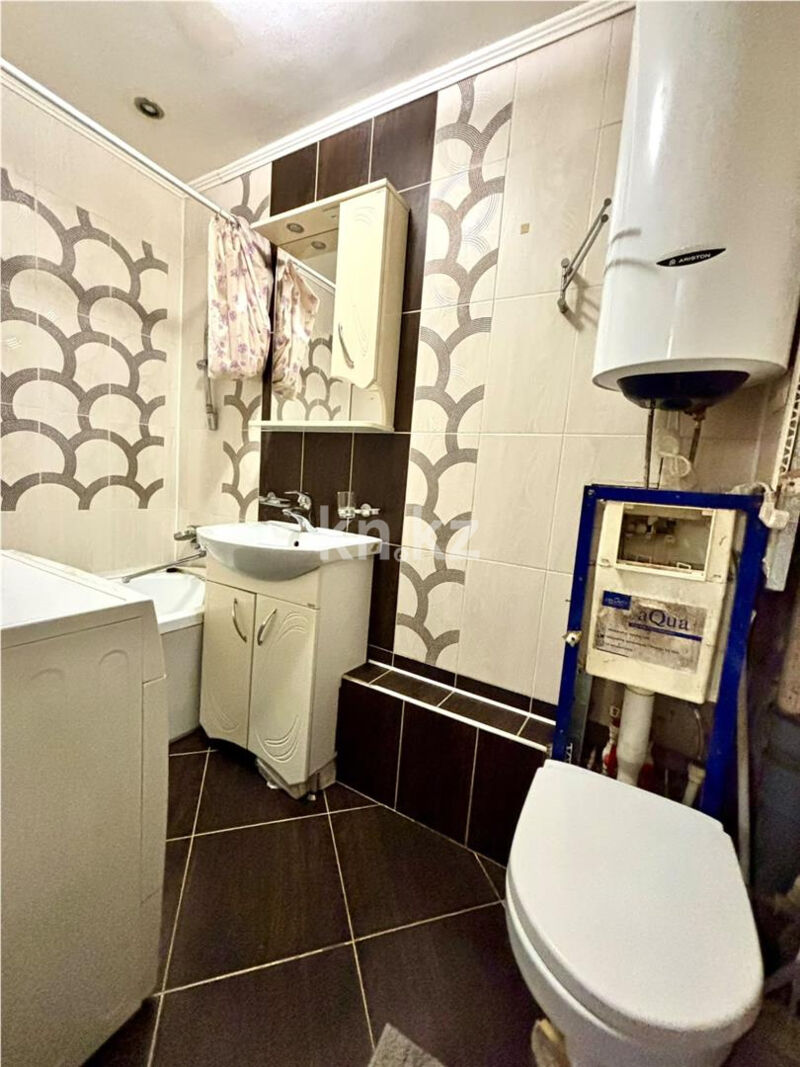 Продажа 3-комнатной квартиры, 62 м² - Продажа квартир в районе Михайловка в Караганде фото 10 из 15
