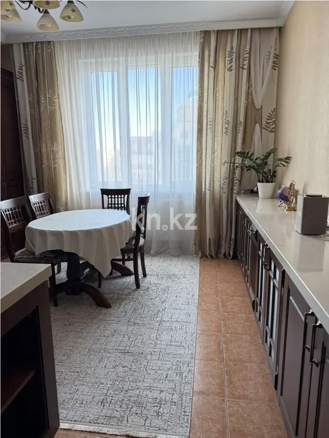 Продажа 5-комнатной квартиры, 200 м² - Продажа пятикомнатных и более квартир в кирпичном доме в Астане фото 4 из 8