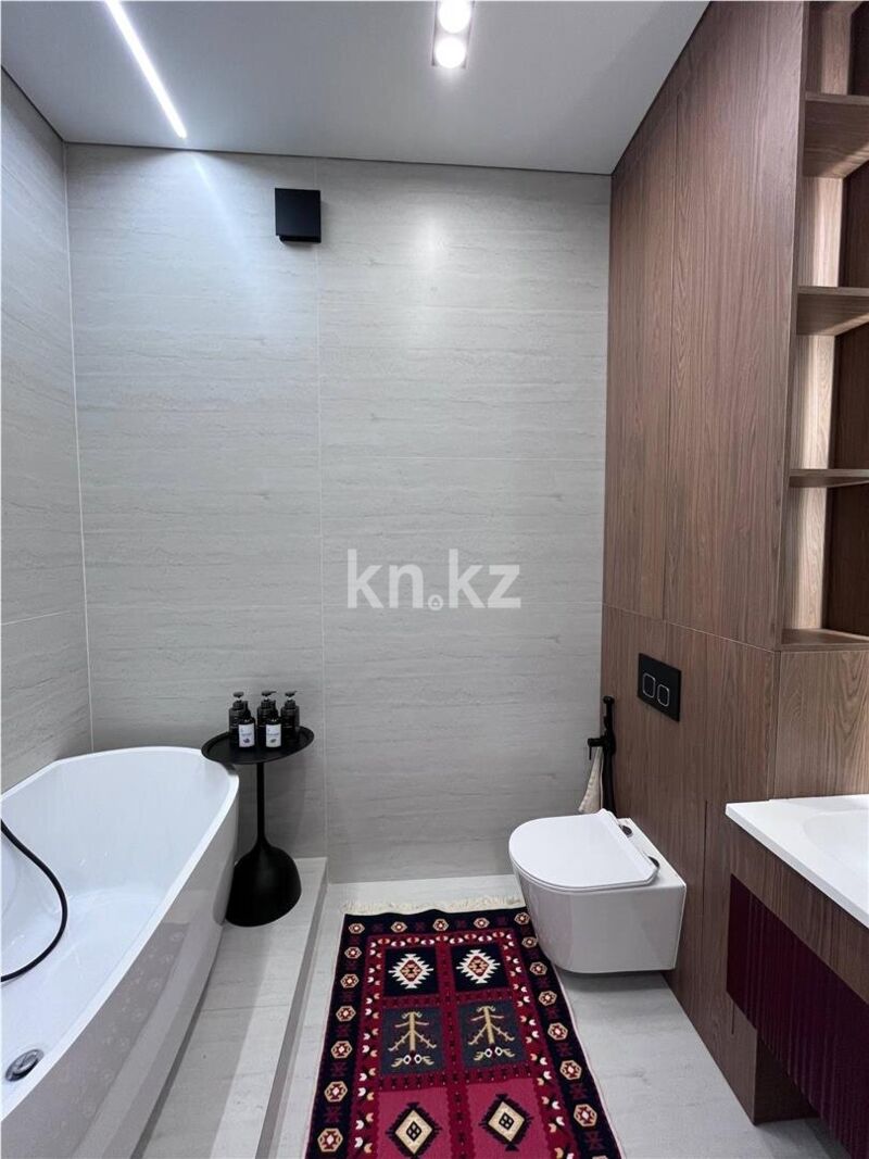 Продажа 3-комнатной квартиры, 89 м² - Продажа трехкомнатных квартир на Юго-Востоке Караганды - страница 2 фото 17 из 28