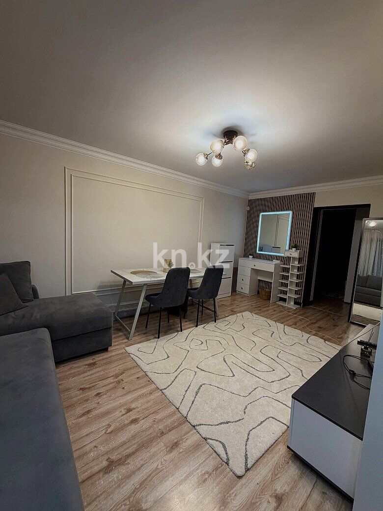 Аренда 2-комнатной квартиры, 60 м² - Аренда квартир помесячно в Алмалинском р-не Алматы фото 1 из 14