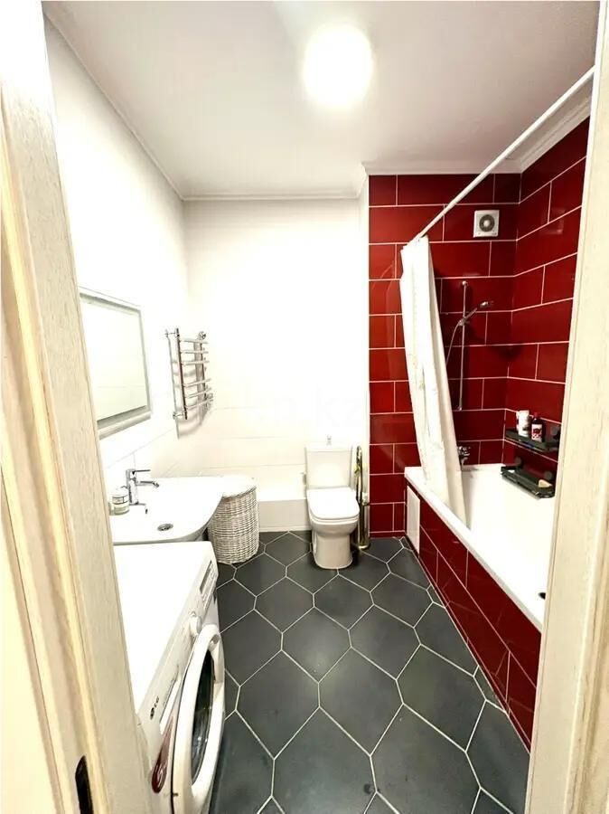Продажа 2-комнатной квартиры, 70 м² - Продажа квартир от собственников в Алматы - страница 6 фото 2 из 3