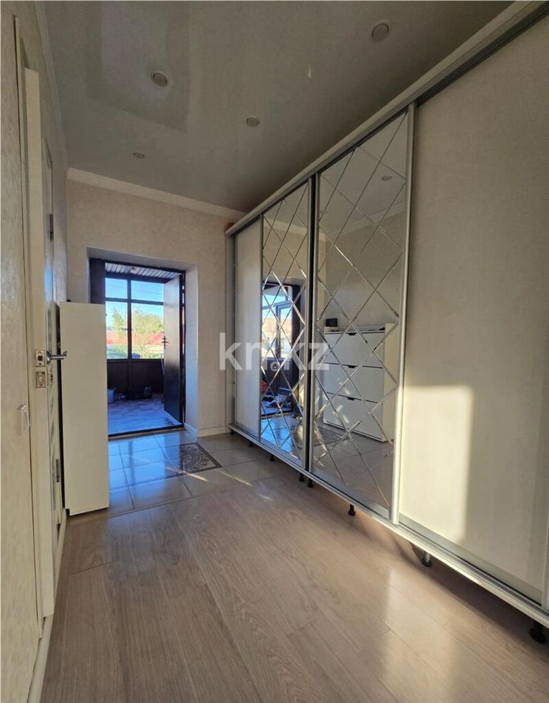 Продажа 7-комнатного дома, 330 м² - Продажа домов, коттеджей в Караганде - страница 5 фото 15 из 51