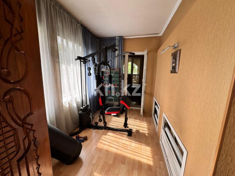 Продажа 5-комнатного дома, 373 м² - Продажа домов, коттеджей в Караганде - страница 4 фото 18 из 38