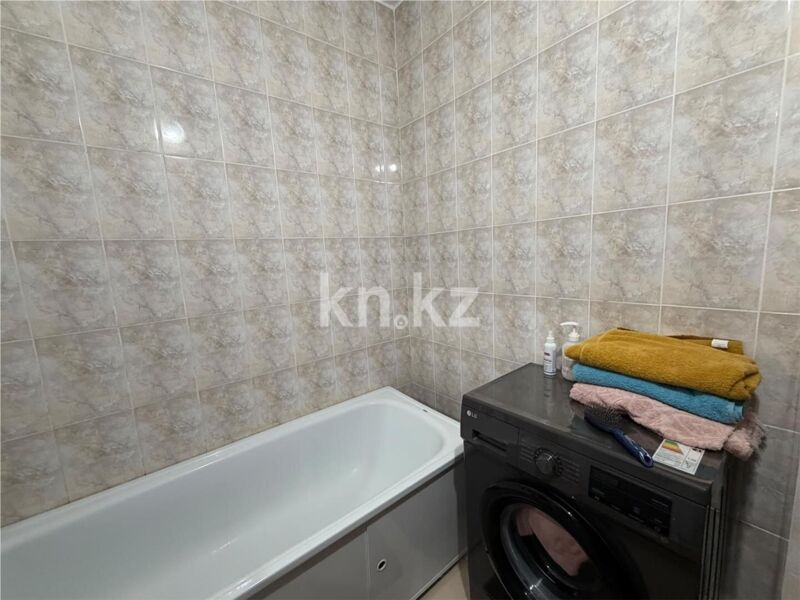 Продажа 2-комнатной квартиры, 79 м² - Продажа квартир на Юго-Востоке Караганды - страница 3 фото 17 из 30