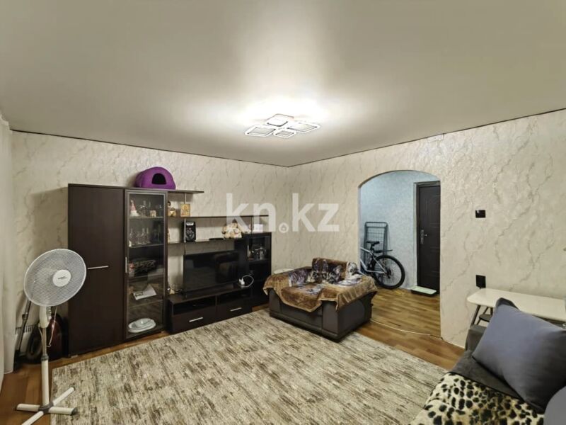 Продажа 1-комнатной квартиры, 41 м² - Продажа однокомнатных квартир в панельном доме в Караганде - страница 3 фото 3 из 27