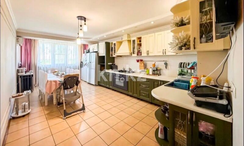Продажа 7-комнатной квартиры, 270 м² - Продажа пятикомнатных и более квартир в кирпичном доме в Алматы фото 3 из 9
