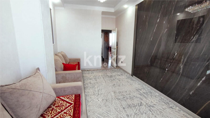 Продажа 4-комнатной квартиры, 90 м² - Продажа четырехкомнатных квартир в монолитно-каркасном доме в Караганде фото 2 из 16