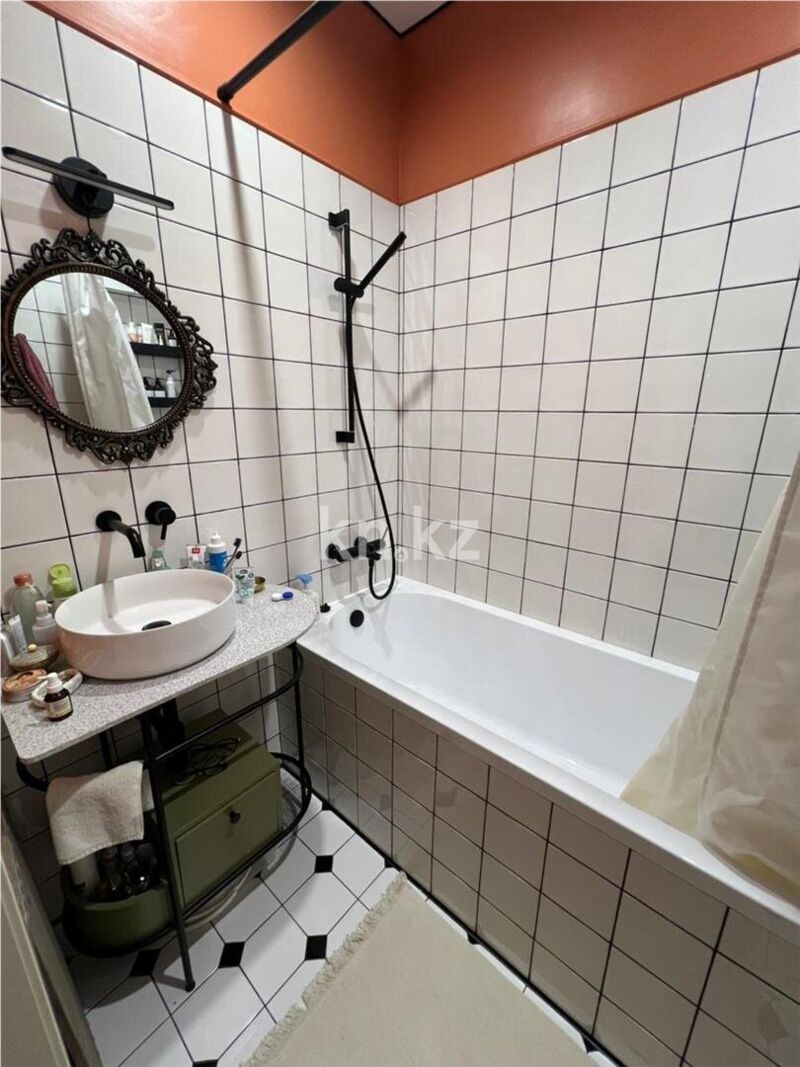 Продажа 2-комнатной квартиры, 52 м² - Продажа двухкомнатных квартир в Караганде фото 8 из 13