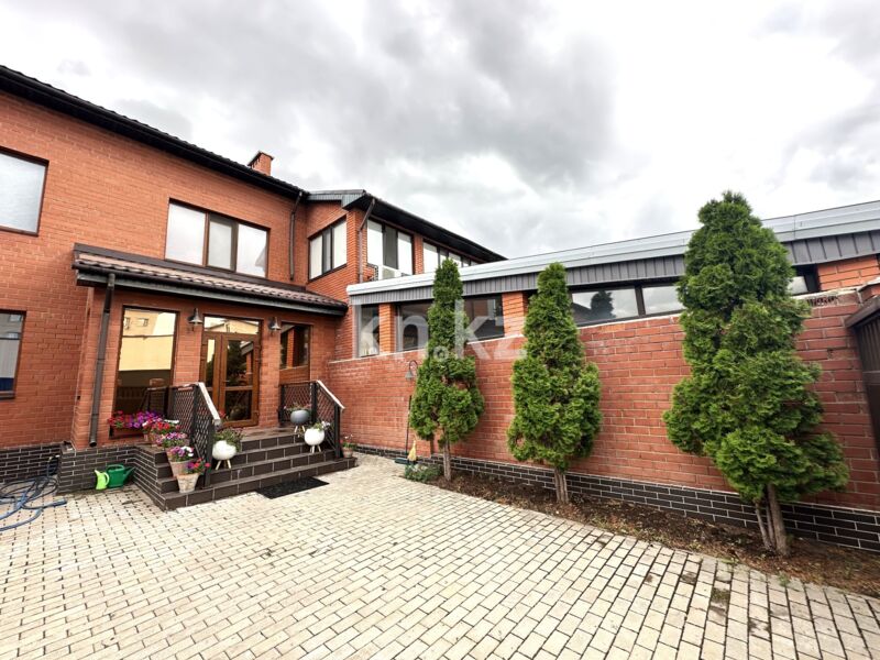 Продажа 6-комнатного дома, 312.6 м² - Продажа домов, коттеджей в Караганде - страница 3 фото 1 из 39