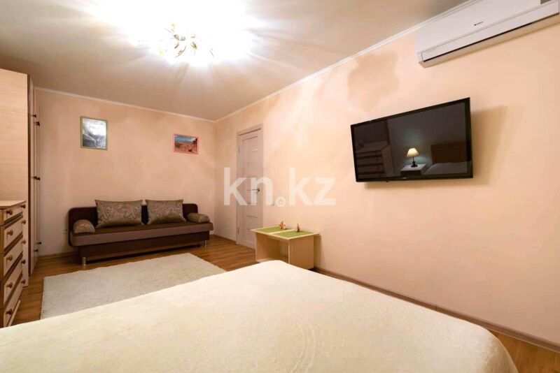 Аренда 1-комнатной квартиры посуточно, 38 м² - Аренда квартир посуточно в Алмалинском р-не Алматы - страница 2 фото 2 из 9