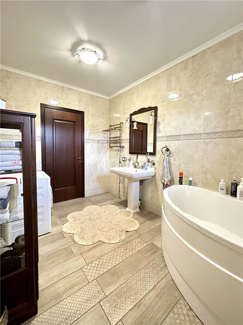Продажа 6-комнатного дома, 400.7 м² - Продажа домов, коттеджей в Караганде - страница 7 фото 14 из 52