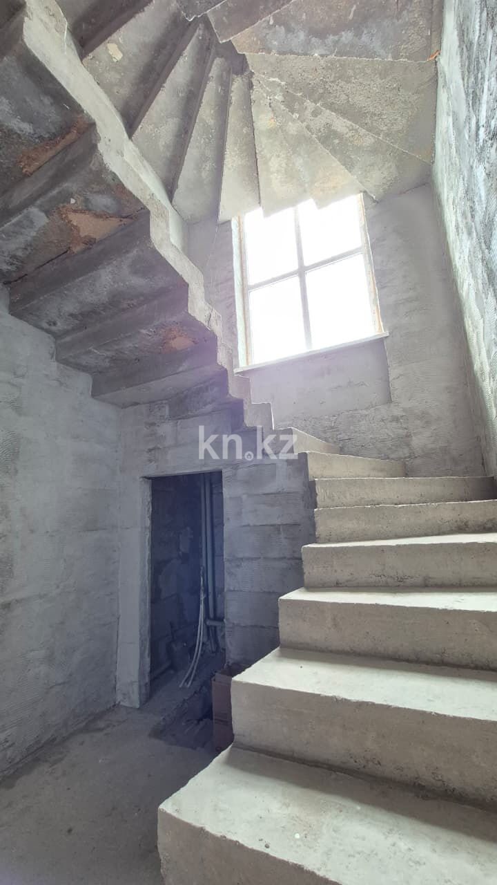 Продажа 7-комнатного дома, 324 м² - Недвижимость в Атырау фото 35 из 40