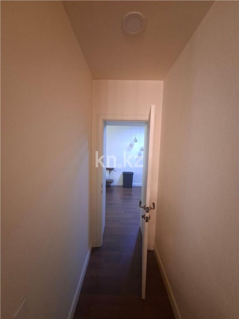 Продажа 3-комнатной квартиры, 57 м² - Продажа трехкомнатных квартир в кирпичном доме в Караганде - страница 3 фото 15 из 18