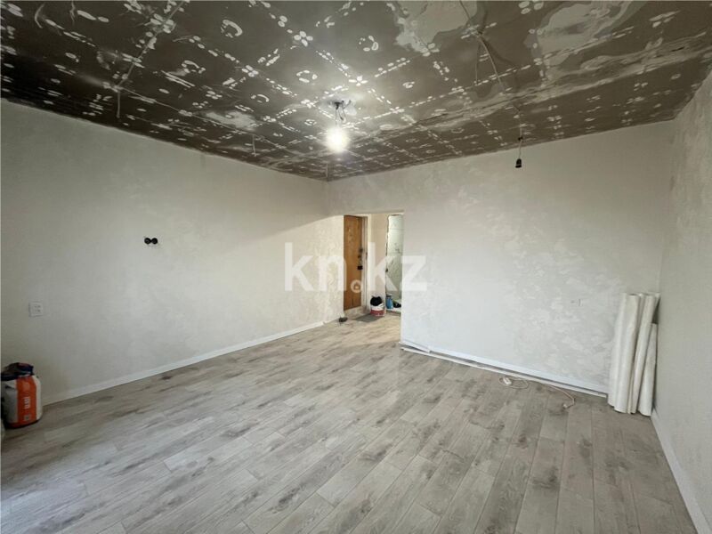 Продажа 1-комнатной квартиры, 36 м² - Продажа однокомнатных квартир в панельном доме в Караганде - страница 8 фото 3 из 14