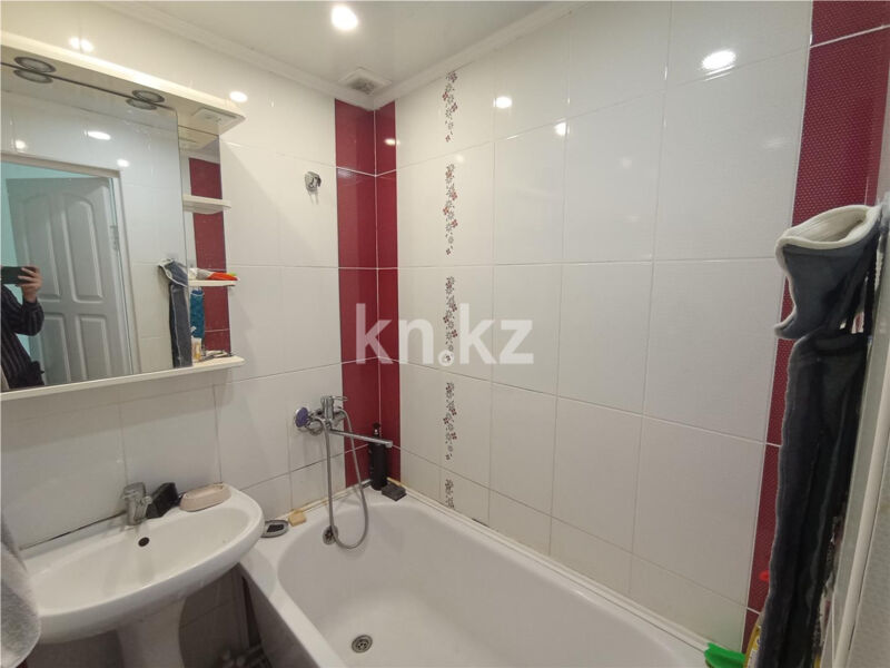 Продажа 4-комнатной квартиры, 63 м² - Продажа четырехкомнатных квартир в панельном доме в Караганде - страница 6 фото 9 из 11