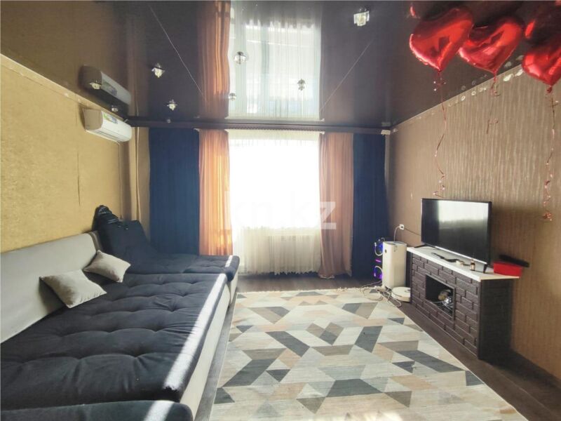 Продажа 2-комнатной квартиры, 54 м² - Продажа двухкомнатных квартир на Юго-Востоке Караганды - страница 19 фото 1 из 12