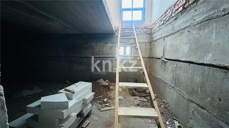 Продажа 5-комнатного дома, 211.5 м² - Продажа домов, коттеджей в Караганде - страница 4 фото 17 из 21
