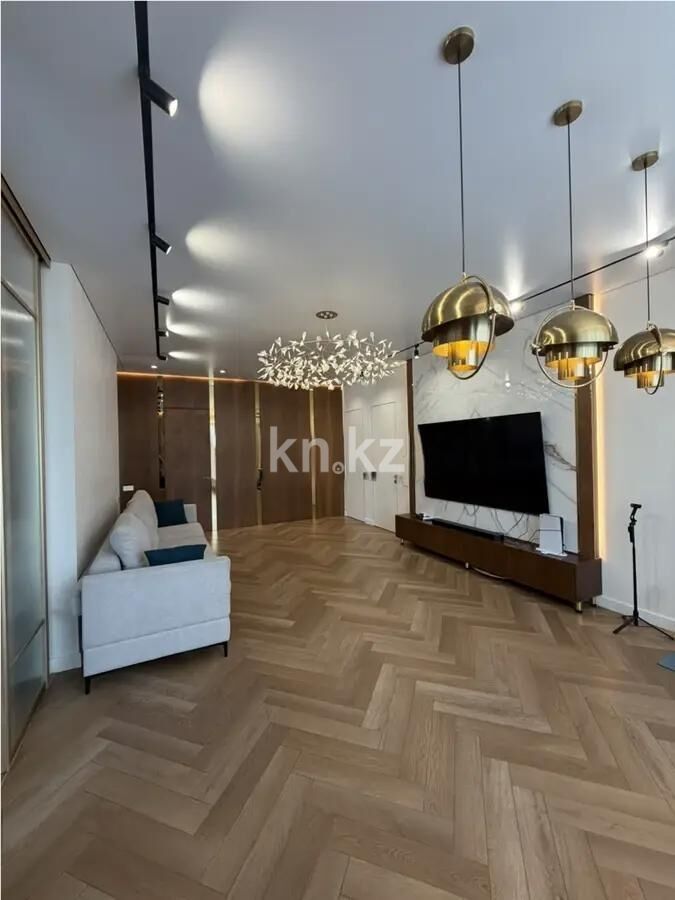 Продажа 4-комнатной квартиры, 132.7 м² - Продажа четырехкомнатных квартир в блочном доме в Астане фото 1 из 8