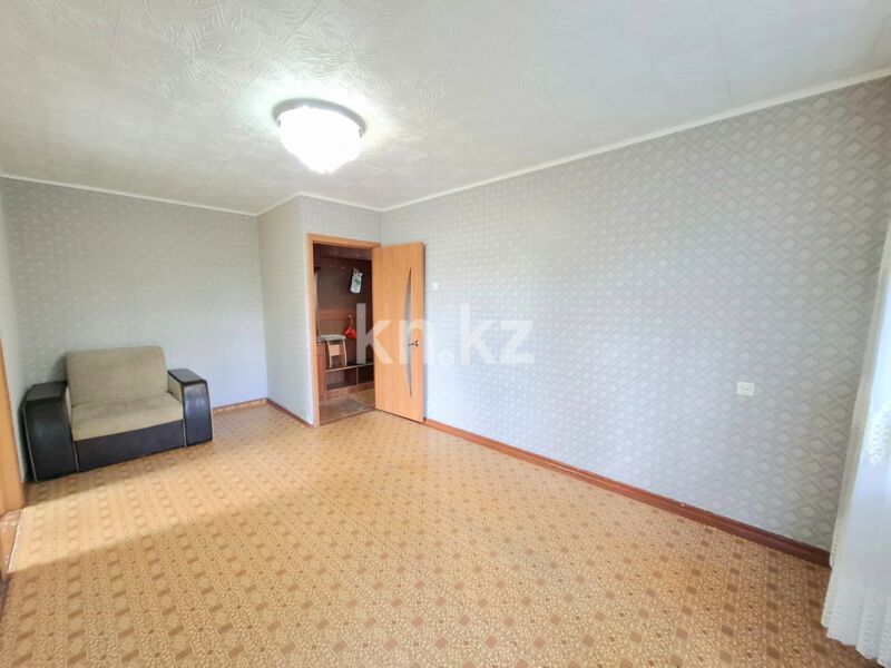 Продажа 3-комнатной квартиры, 48 м² - Продажа трехкомнатных квартир в Майкудуке Караганды - страница 6 фото 14 из 30