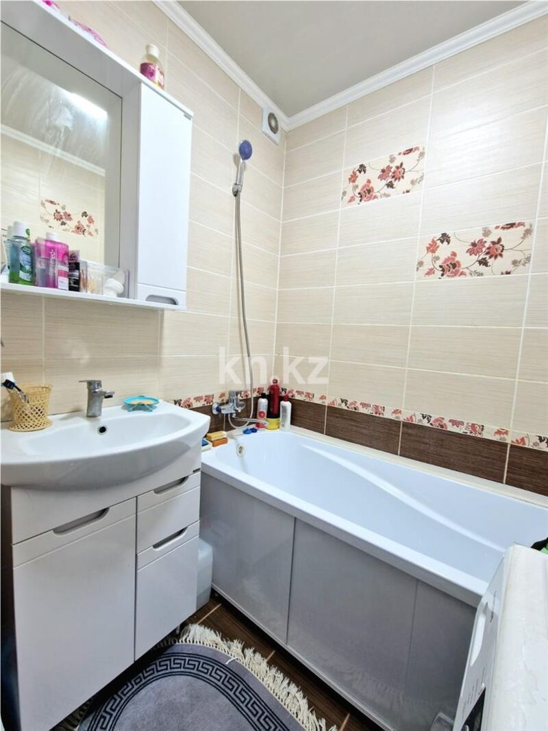 Продажа 4-комнатной квартиры, 78 м² - Продажа четырехкомнатных квартир в панельном доме в Караганде - страница 3 фото 10 из 15