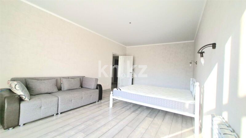 Продажа 3-комнатной квартиры, 87 м² - Продажа трехкомнатных квартир в кирпичном доме в Караганде - страница 5 фото 4 из 11